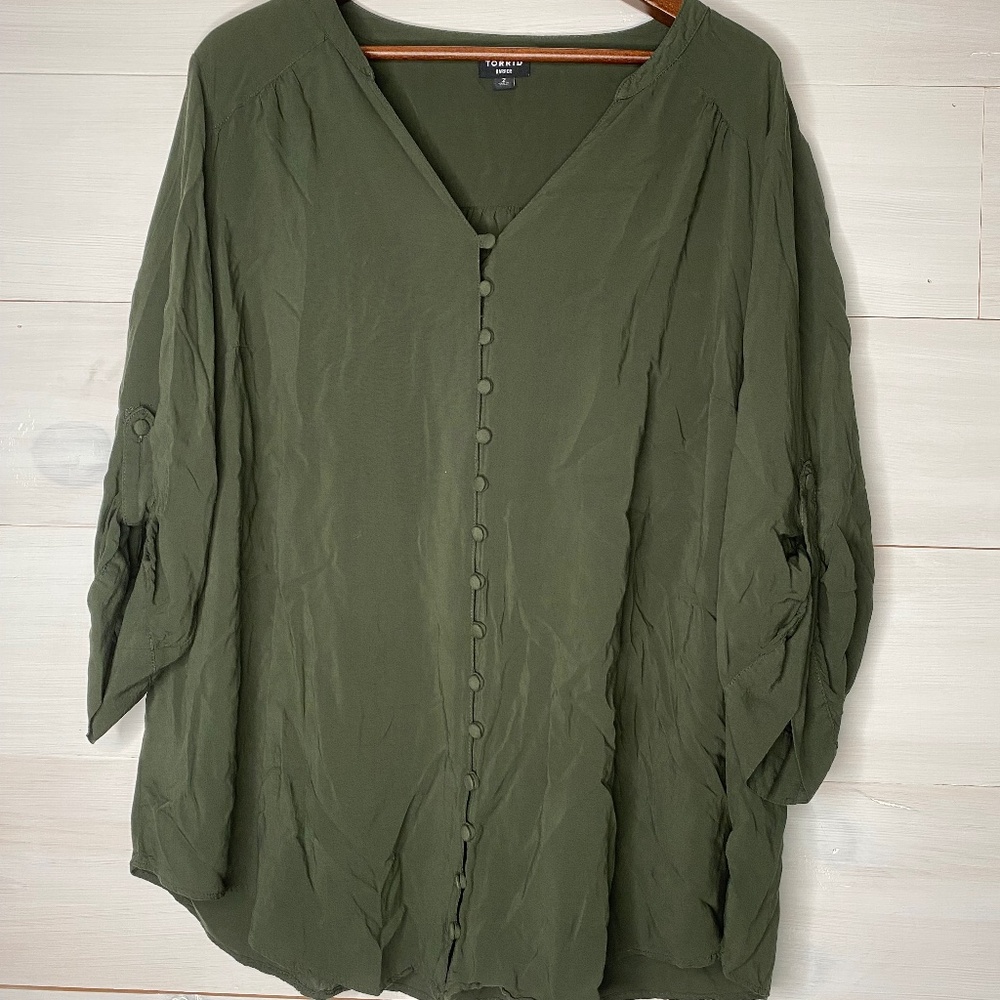 Torrid Women’s Green Blouse Size 2